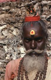 Weit aus dem Süden Indiens ist dieser Sadhu nach Dakshinkali herbeigeeilt Weit aus dem Süden Indiens ist dieser Sadhu nach Dakshinkali herbeigeeilt